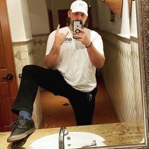 Meet your Posher, Logan